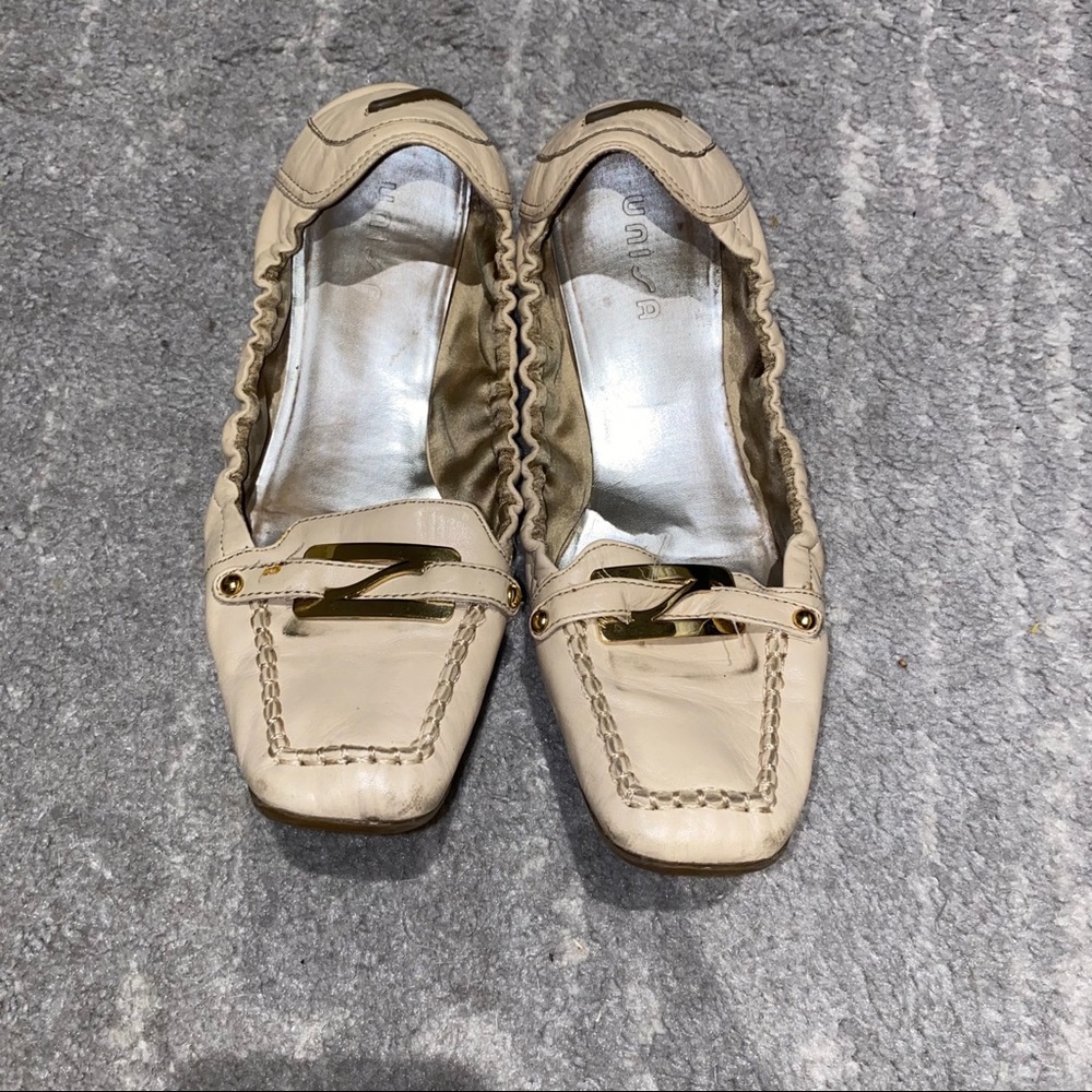 Flat shoes
